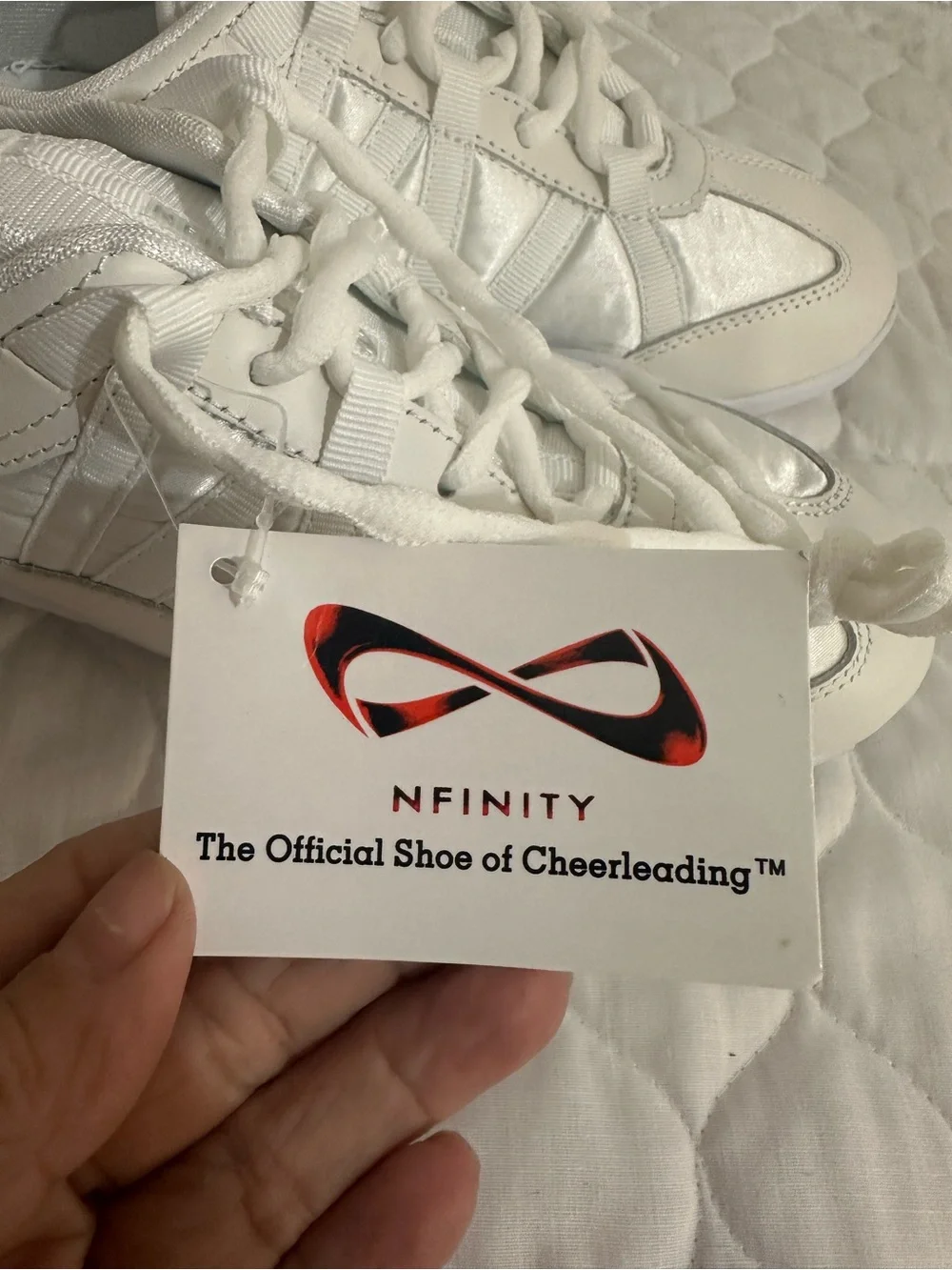 NFINITY lightweight cheer